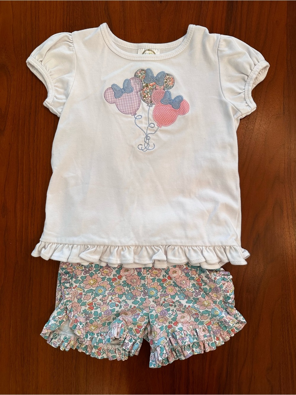 Girls White Top and Floral Shorts Minnie Mouse Balloon Set Pink & Blue size 5/6